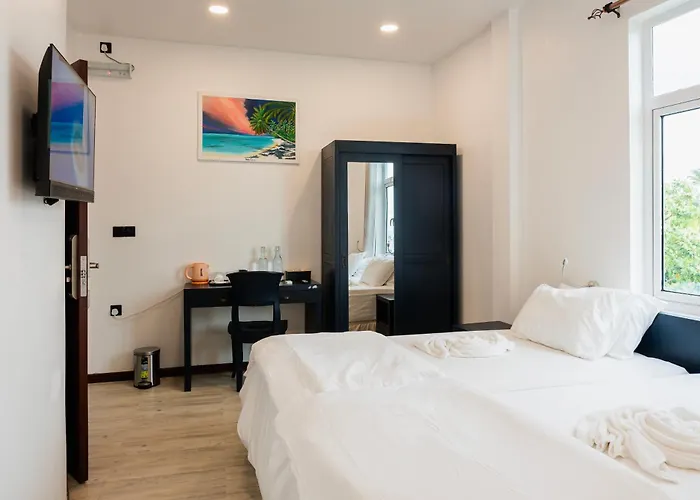 Handhu Runbaa Inn - Dhangethi