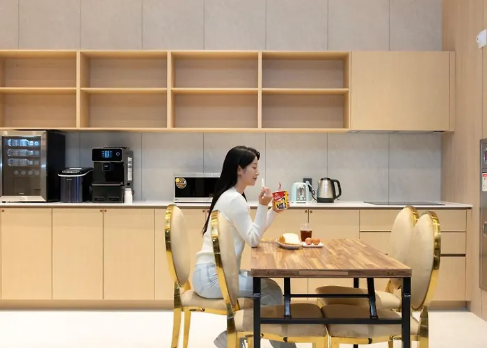 Hound Hotel Pohang Yeongildae