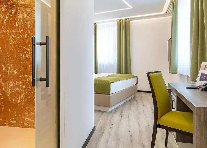 Chrizz Rooms