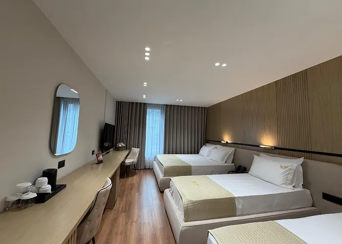 Rich Hotel