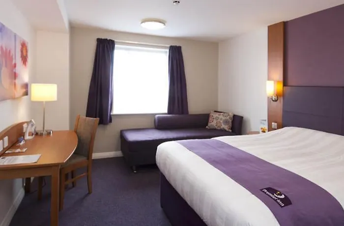Premier Inn Wolverhampton - North