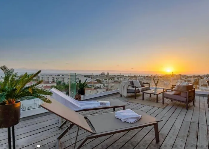 Olive Shared Pool Apartments