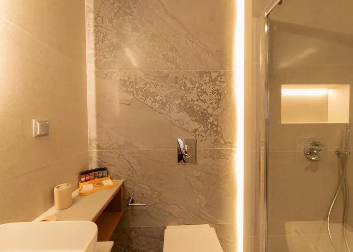 Aetoma Hotel