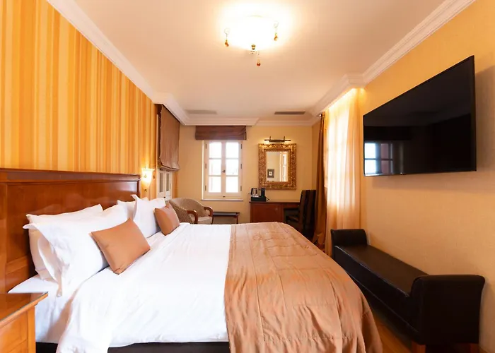 Aetoma Hotel
