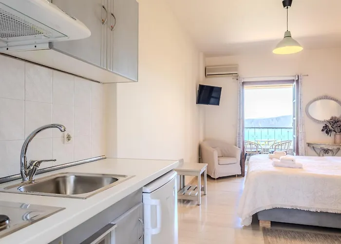 Vardia Hotel