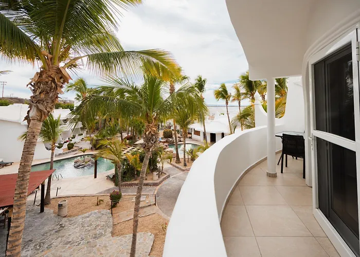 Hotel & Suites El Moro
