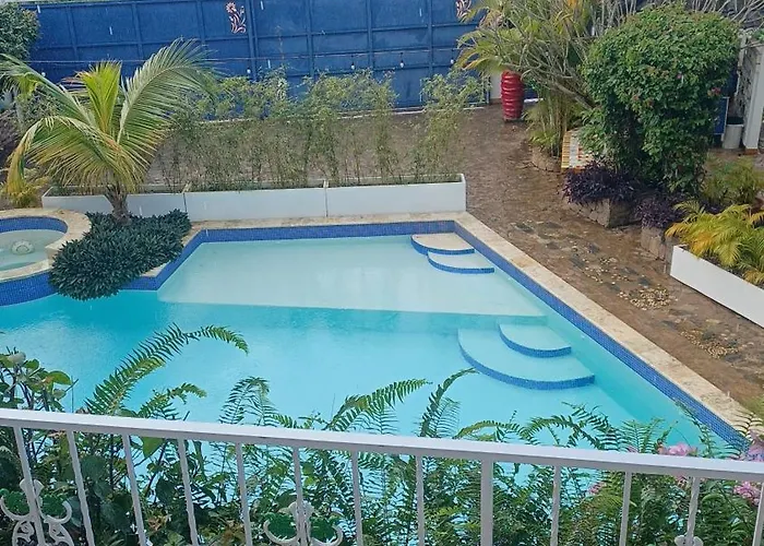 Dona Mayra Aparta Hotel, Rustico