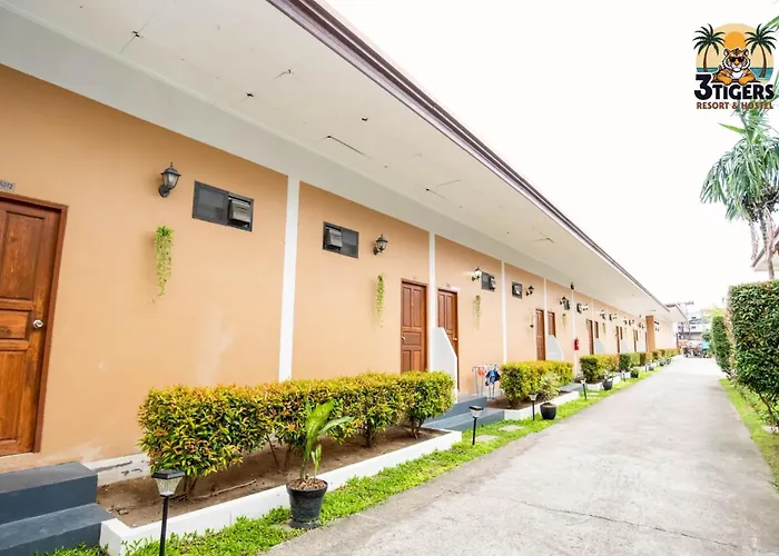3 Tigers Resort & Hostel