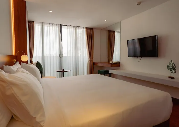 The Scenic Hotel