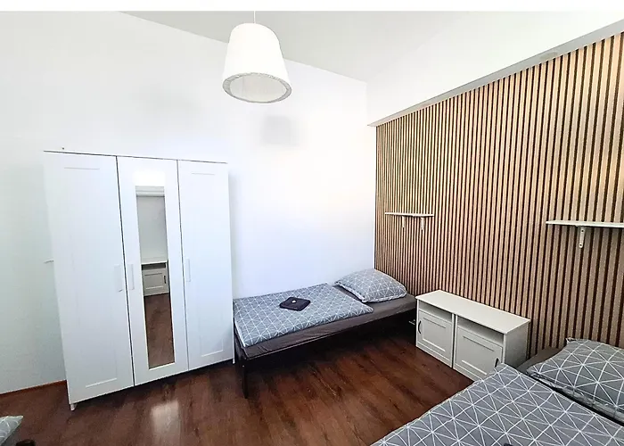Dimael Hostel & Apartments