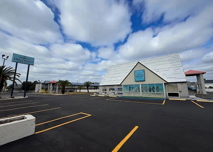 Englewood Inn & Suites