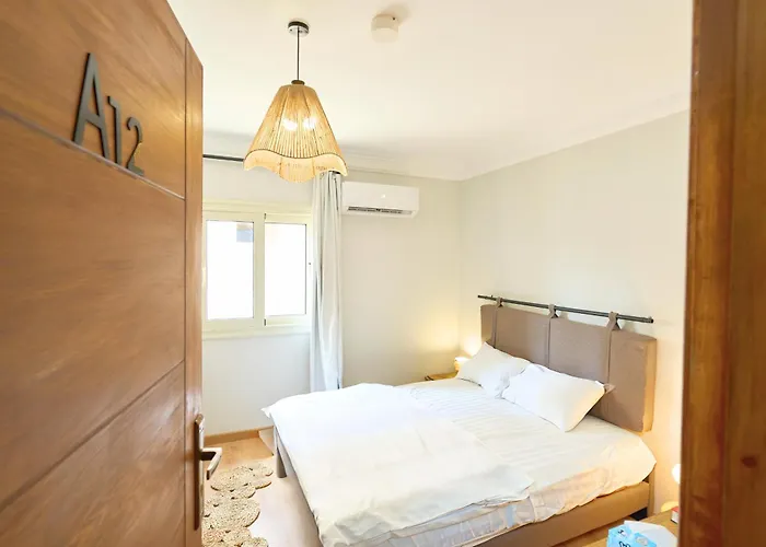 Jira Inn Hotel - چيران