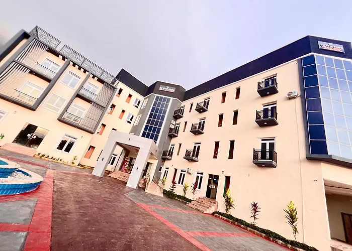 De New Dawn Hotel And Lounge