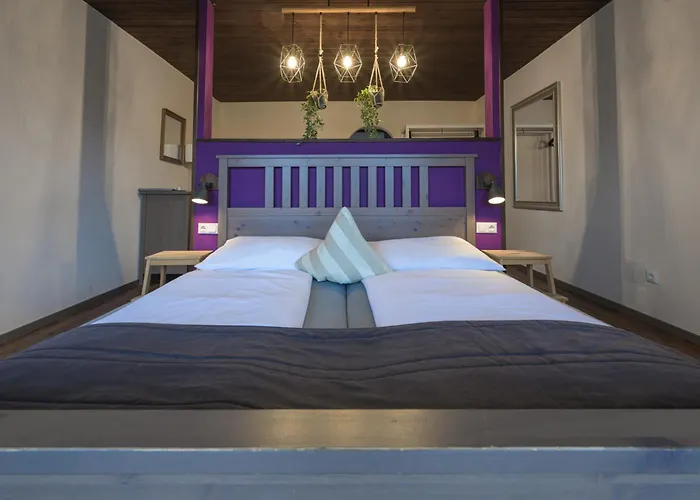 Roj Rooms & Suites