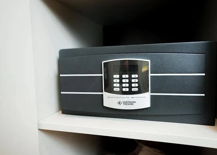 Living Inn Am Schlosspark - Zentral, Parkplatz Und Kitchenette