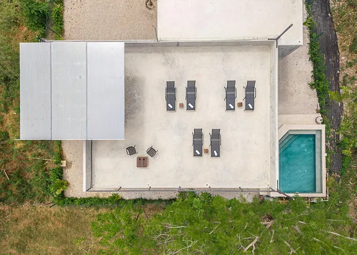Nelblu Flamingo Suites
