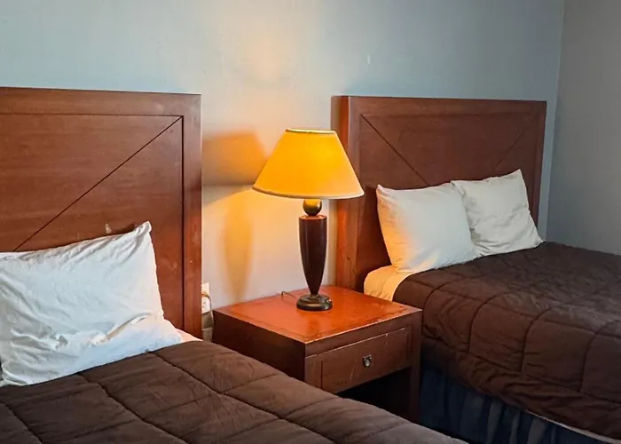 Country Road Motor Inn