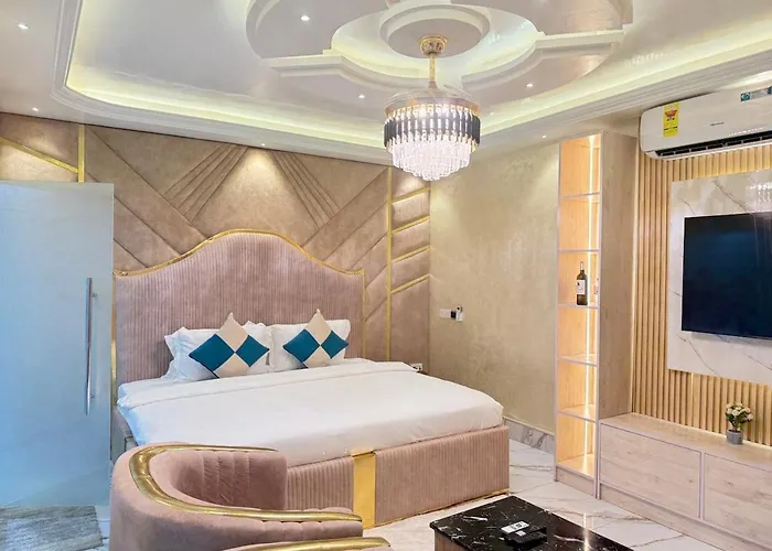 De Awon'S Luxury Hotel