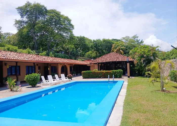 Naranjo Easy Lodge
