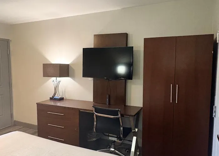 Antioch Inn And Suites
