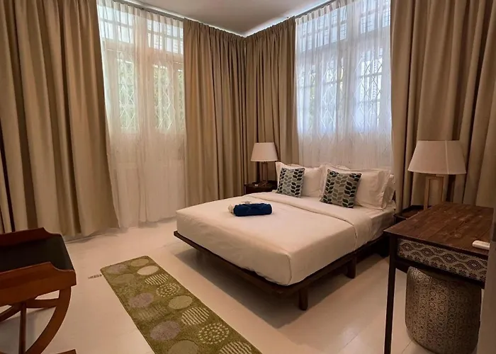Sunset Beach Retreat&Beach Bistro