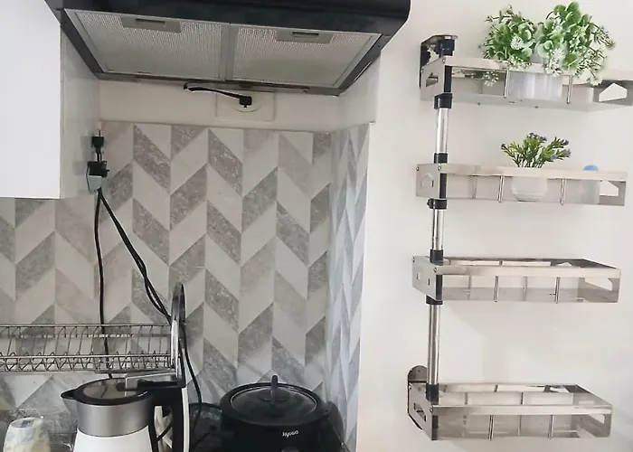 Haute Haven - 1Br With Balcony