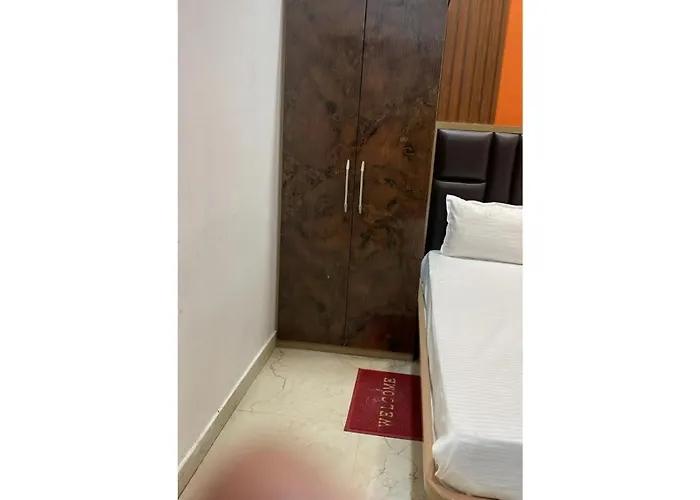 Hotel Shree Nikatan