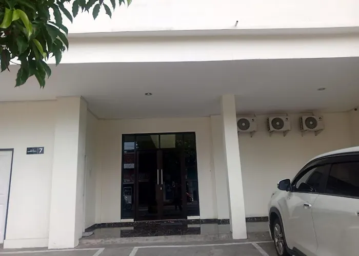 Oyo 95103 Madiun Dkost Syariah