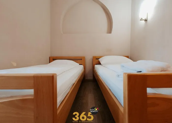 Hotel 365 Dos Manos