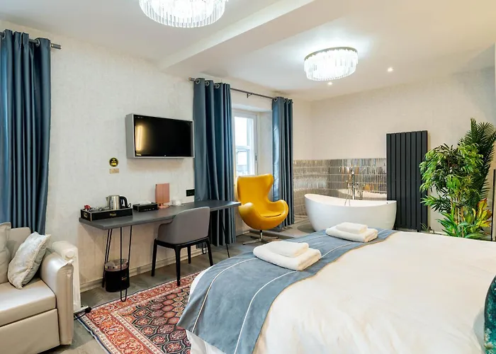 Waterhead Bath Suites - Parking And Light Breakfast