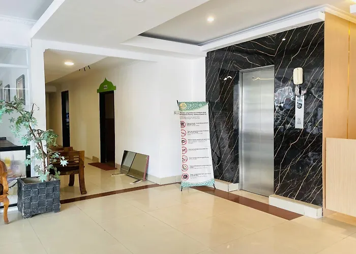 Hotel O Near Mall Panakukkang Formerly Al-Badar Hotel Syariah