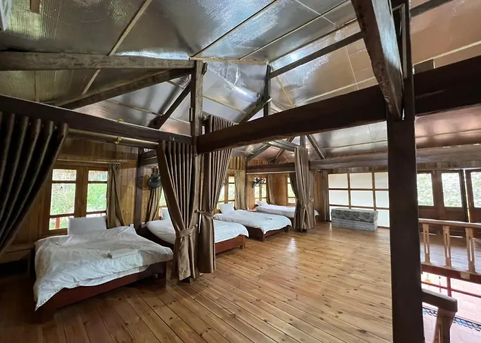 Tom'S Du Gia Stilt House