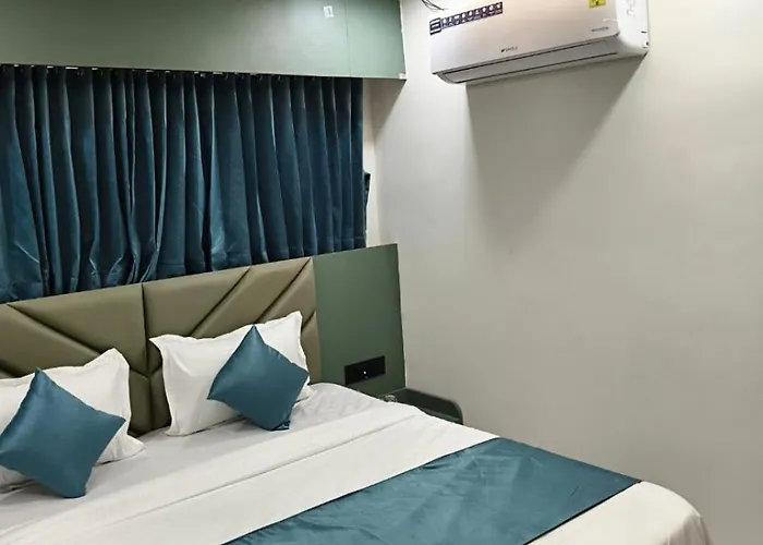 Hotel 7 Cr
