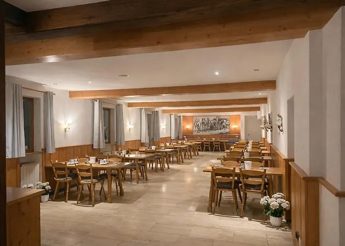 Hotel EDAR zum Markt