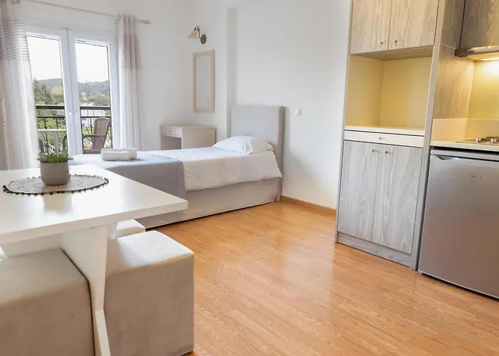 Ippocrates Hotel Apartments & Restaurant