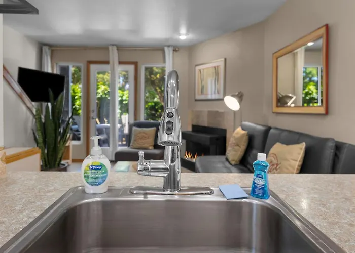 Beaches Inn Townhomes