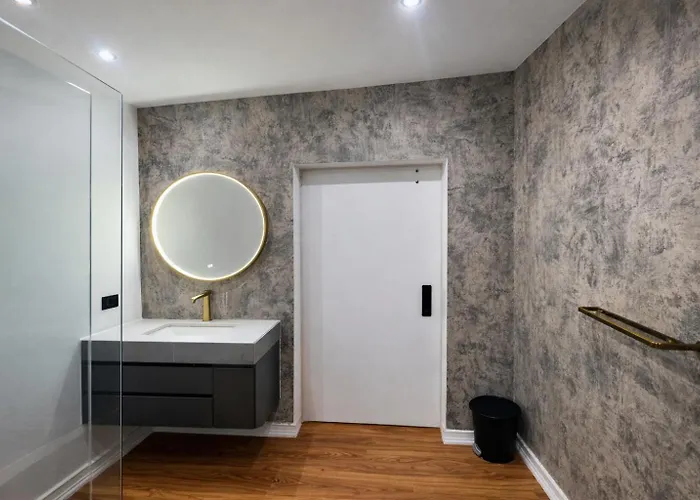 The Hive Boutique Hotel Double Queen Room 103