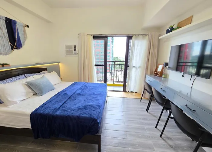 Studio, Queenbed, Balcony Near Malls, Airport & Downtown
