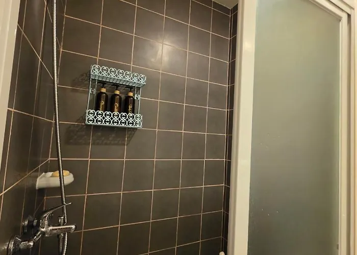 Studio, Queenbed, Balcony Near Malls, Airport & Downtown