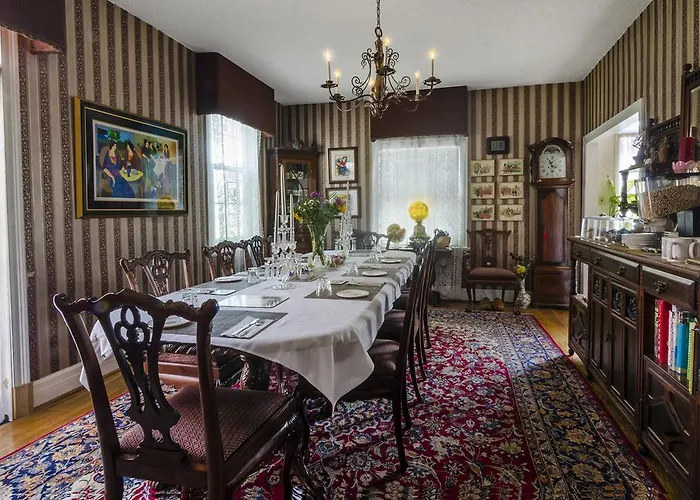 Rose Manor Bed & Breakfast