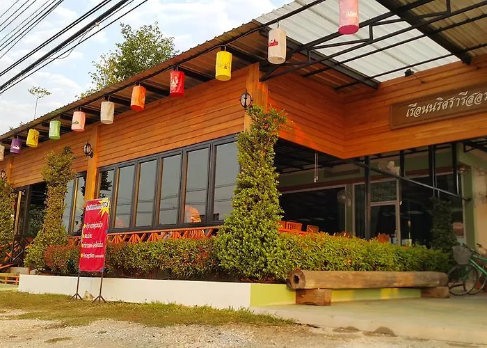 Ruen Narisra Resort