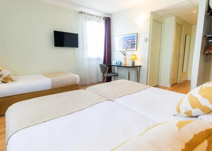 Hotel Les Jardins Du Canal - Piscine Chauffee A 28 Degres - Parking Gratuit - Garage - Bornes Electriques - Accueil Velos Et Motos - Kids Friendly-Solaire Ecoresponsable