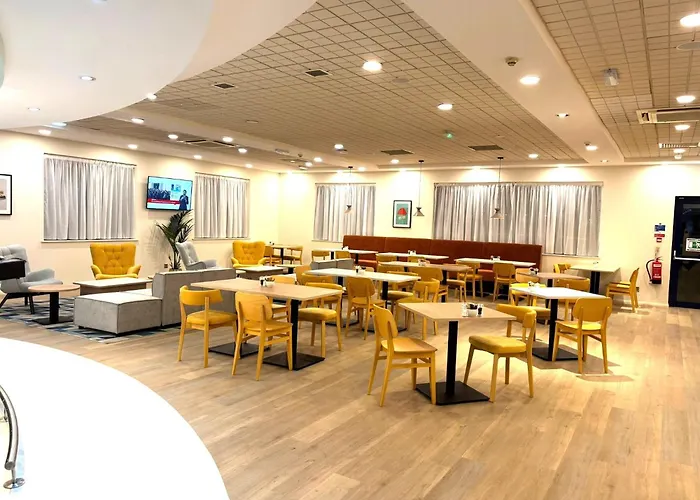 Garner Hotel Lincoln By Ihg