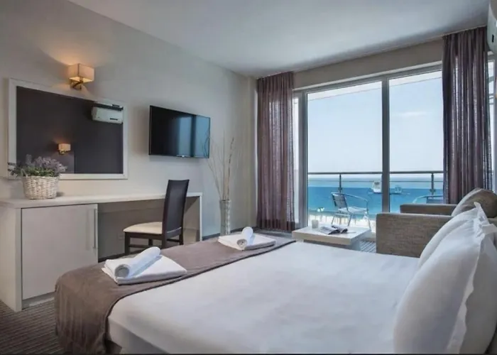 Hotel Eskada Beach - Free Parking