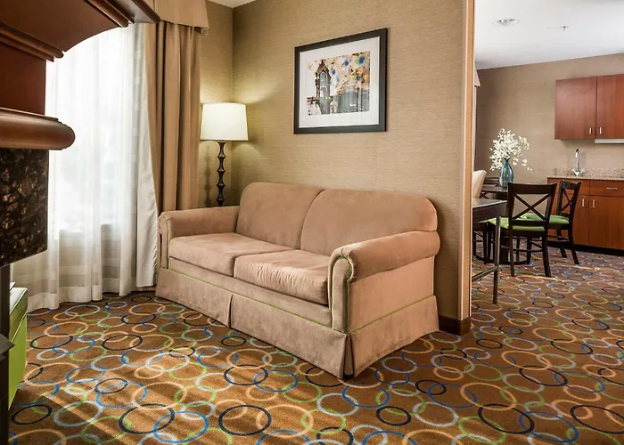 Holiday Inn Express Hotel & Suites Manchester - Airport By Ihg