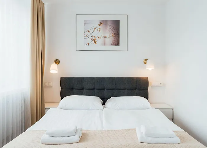 Hotel Logos