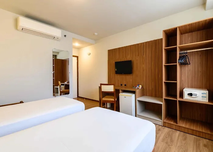 Vitoria Praia Hotel