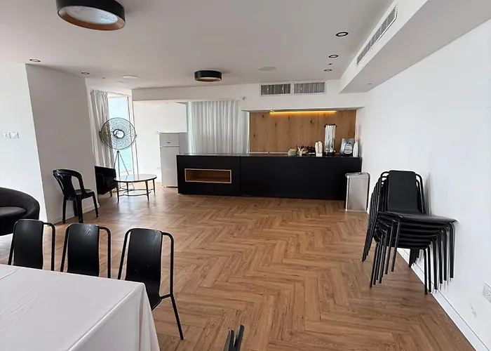 Island Luxurious Suites Hotel And Spa