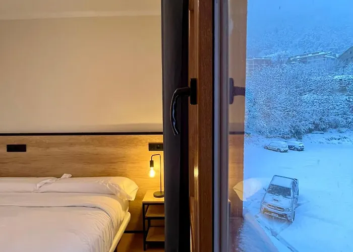 Hotel NIU a 50 m del Funicamp