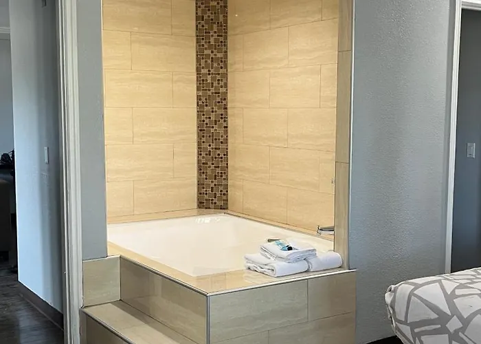Laguna Inn And Suites